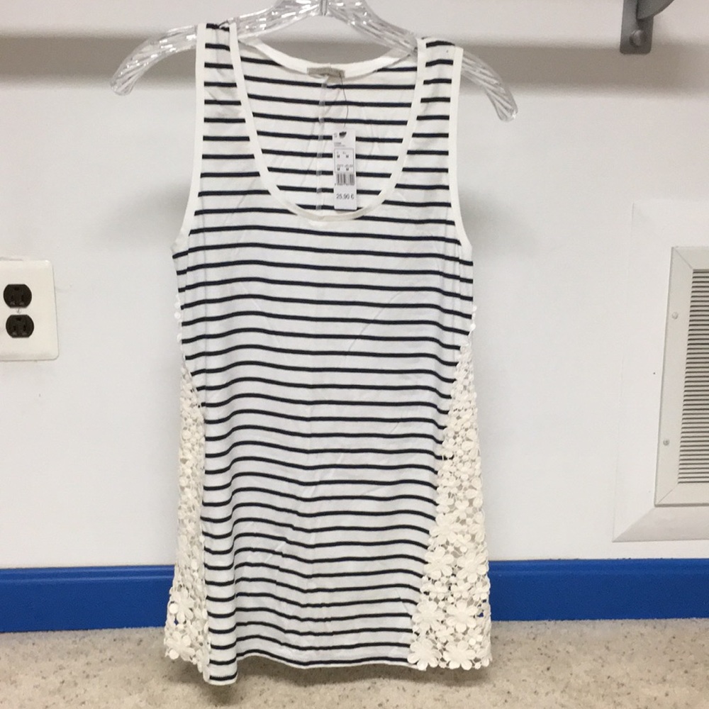 NWT Intimissimi lace insert tank - size medium